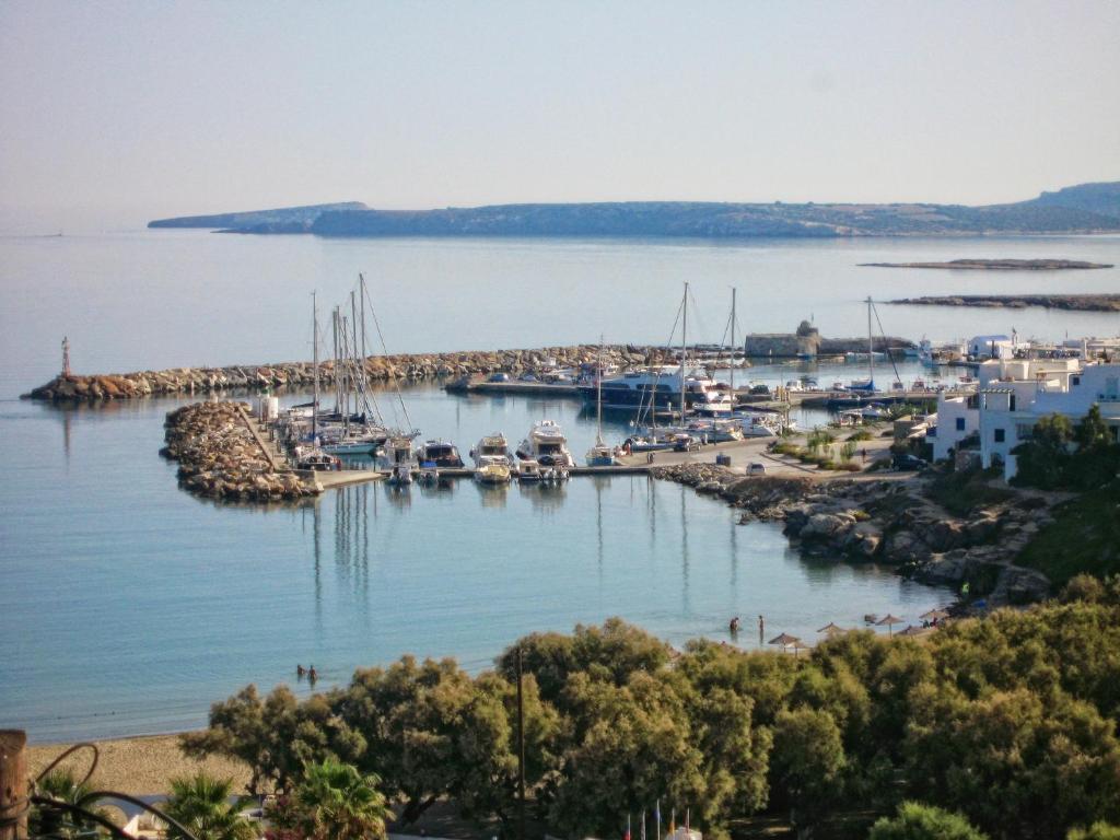 Augusta & * Νάουσα