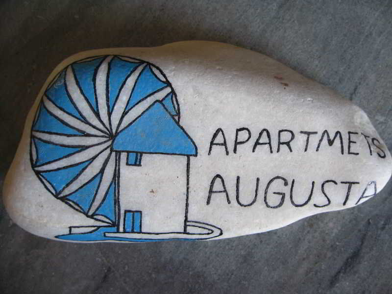 Augusta & Apartment Naoussa