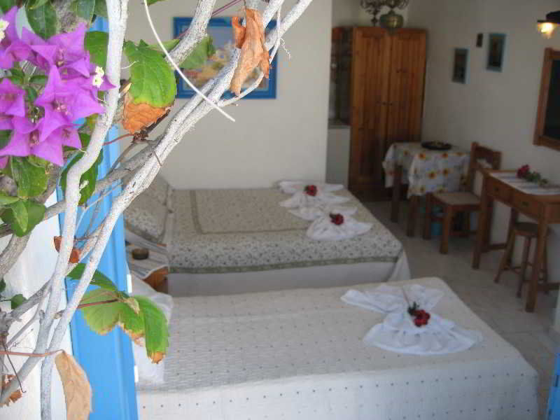 Augusta & Apartment Naoussa